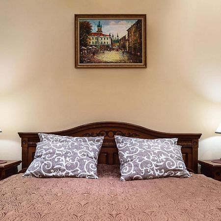 Bed & Breakfast In Downtown Leopoli Esterno foto